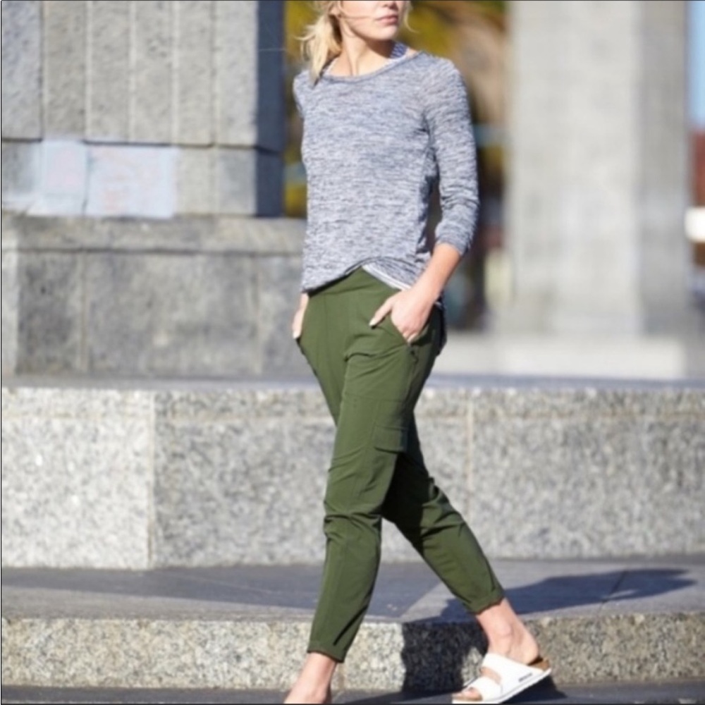 Athleta Chelsea Cargo Jogger Pant